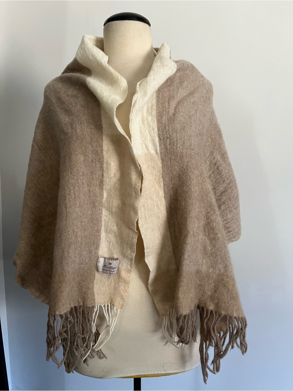 Khan Bogd Mongolian Cashmere Beige Ivory Colorblock Fringe Wrap Shawl scarf